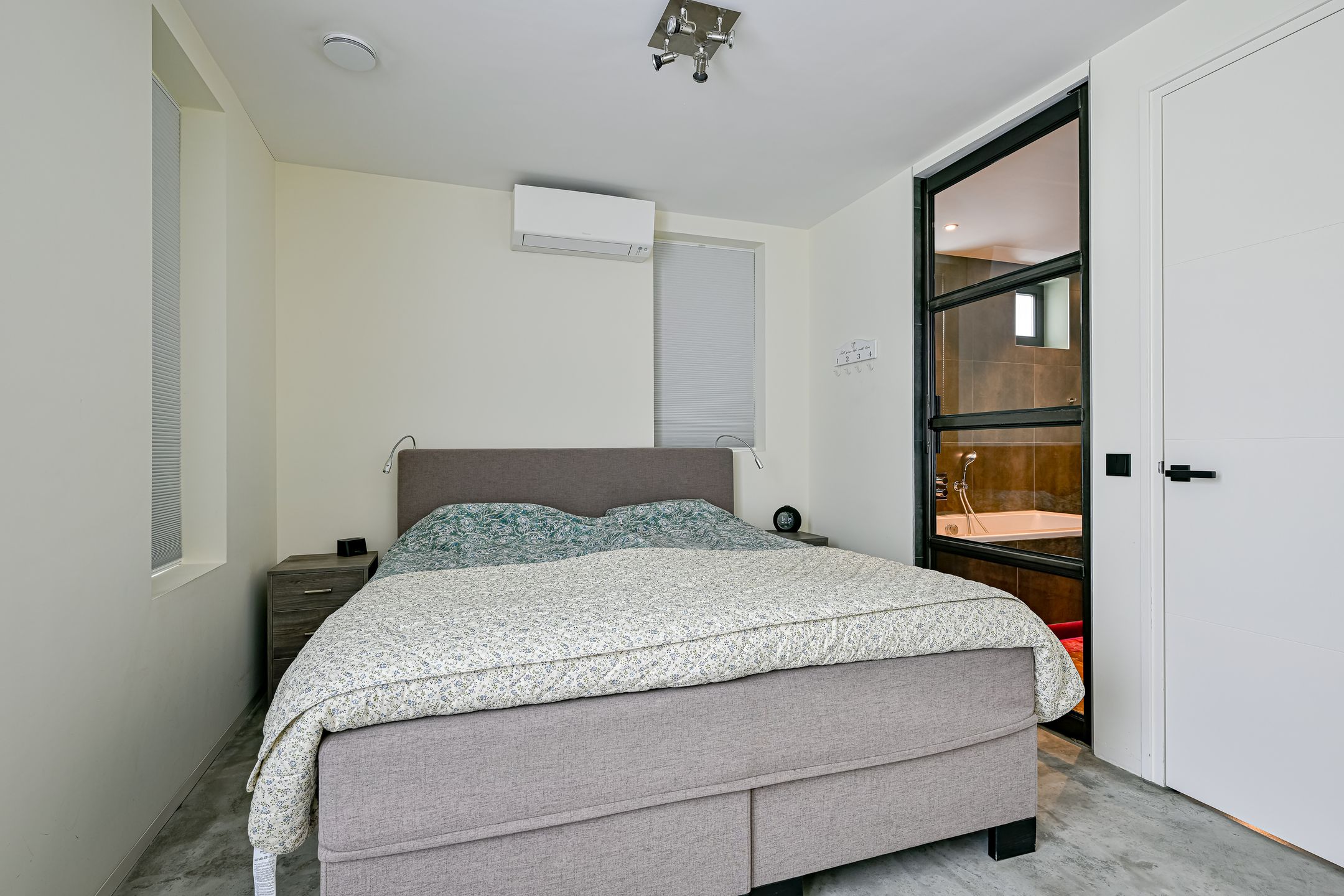 Photo 39 of Middenweg 262