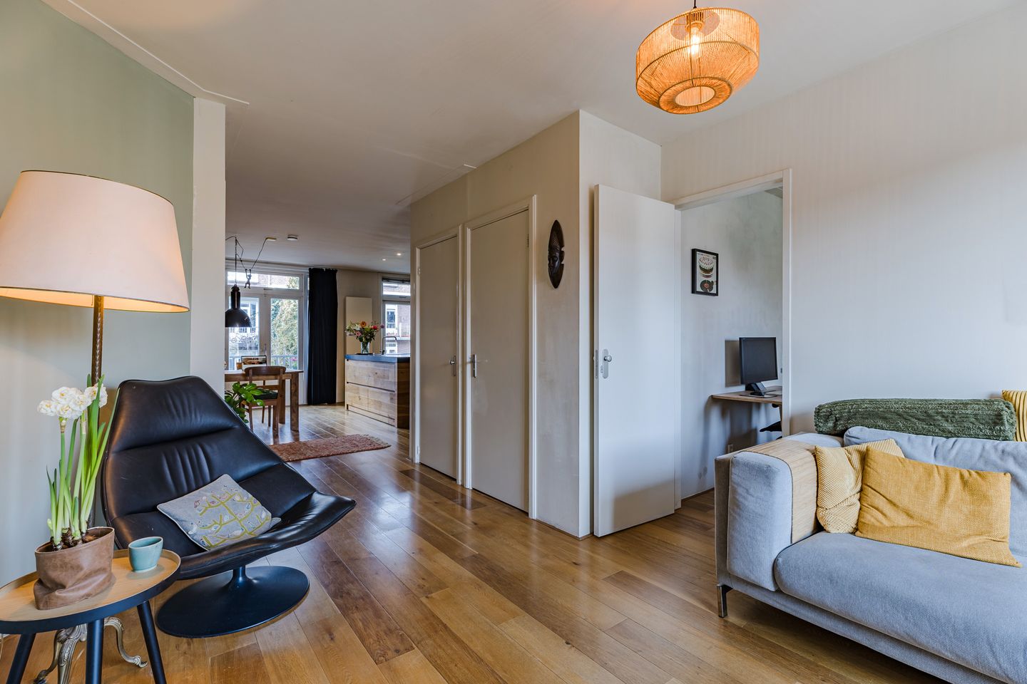 Photo 10 of Newtonstraat 67-2