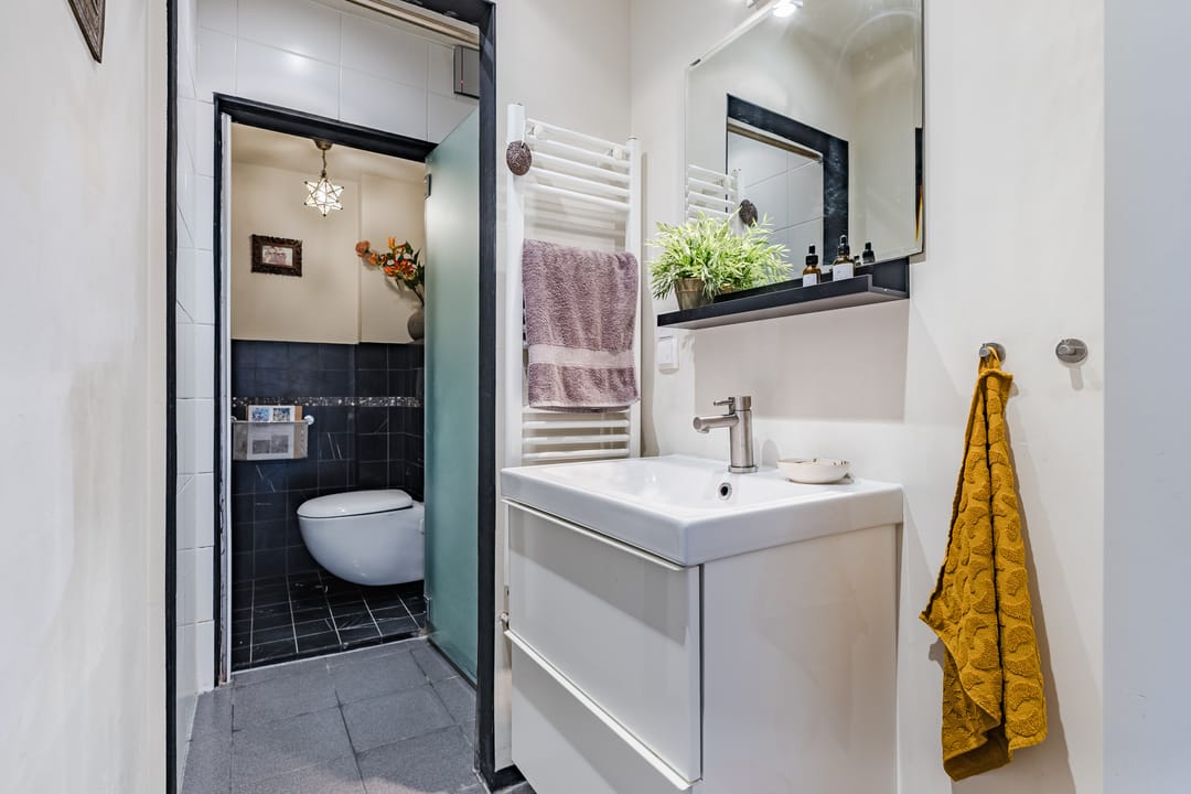 Photo 11 of Newtonstraat 67-2