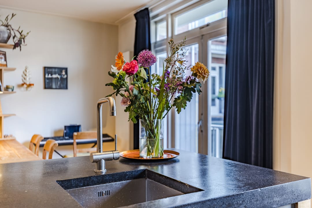 Photo 16 of Newtonstraat 67-2