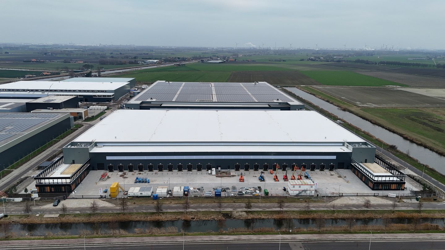 Bekijk foto 2 van Voltaweg 3-5