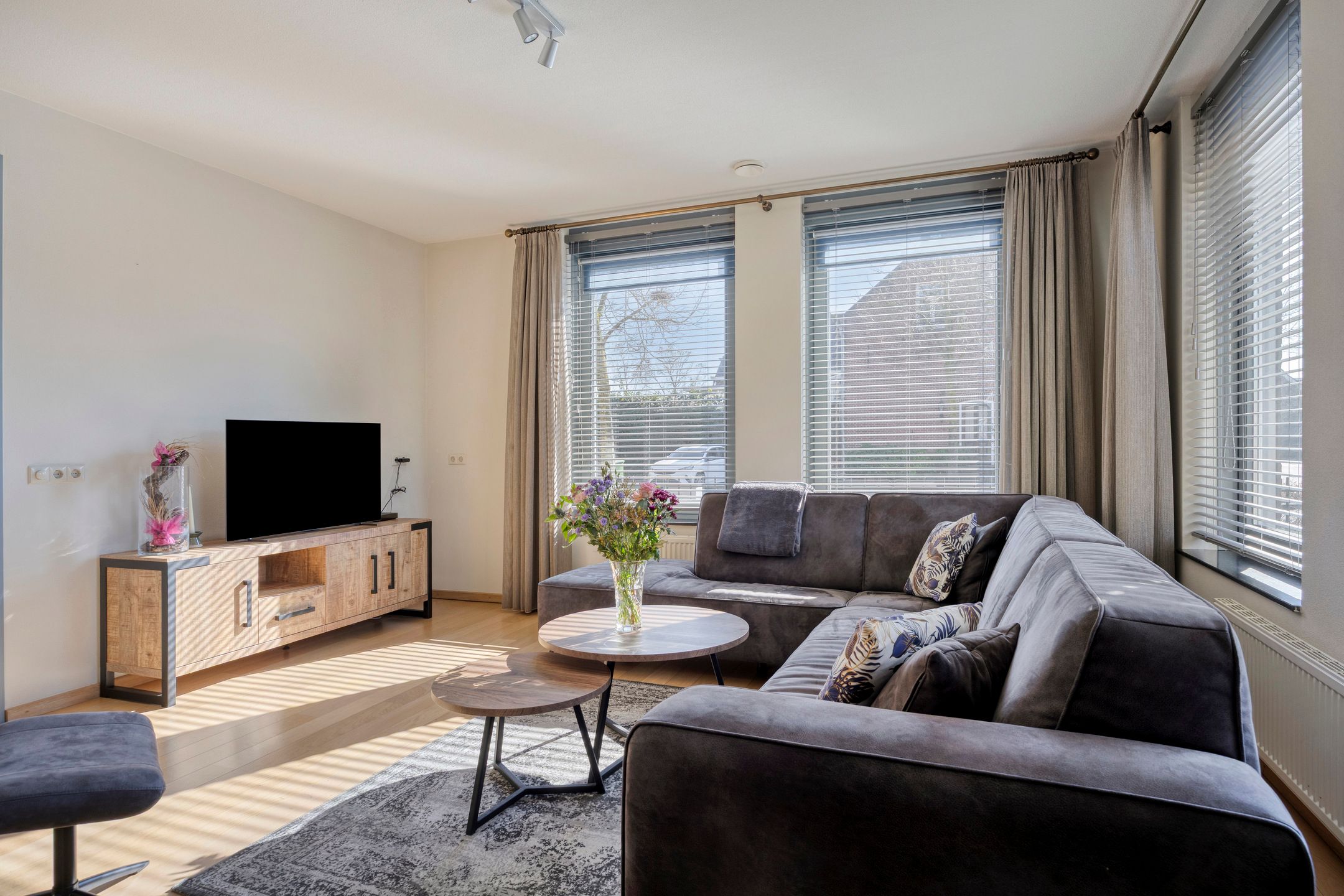 Foto 6 van Raamweg 1