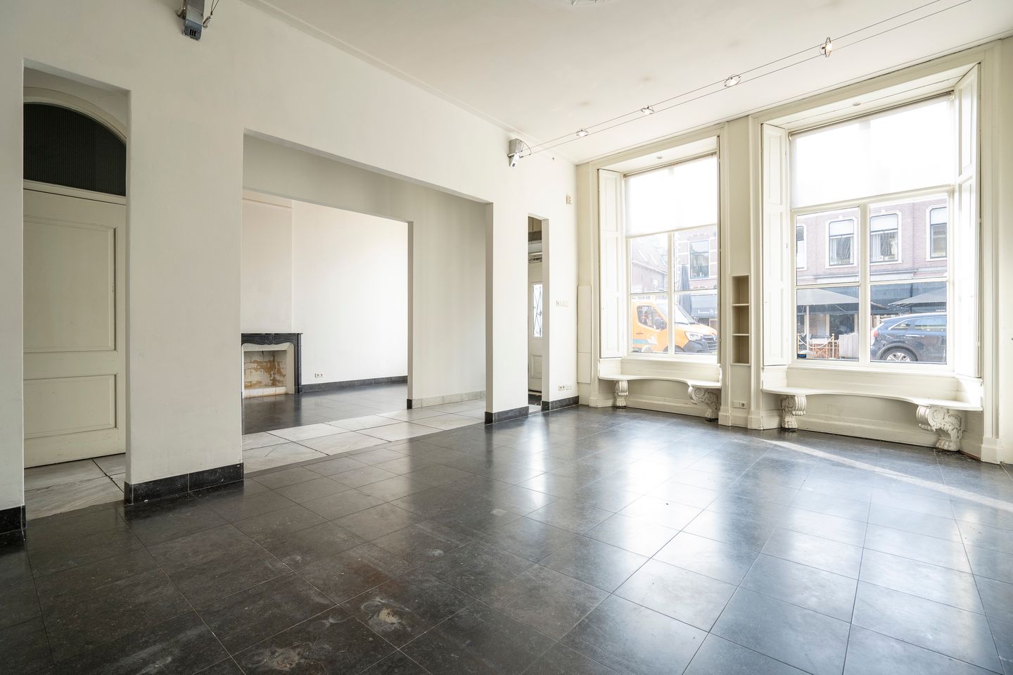 Bekijk foto 2 van Markt 12