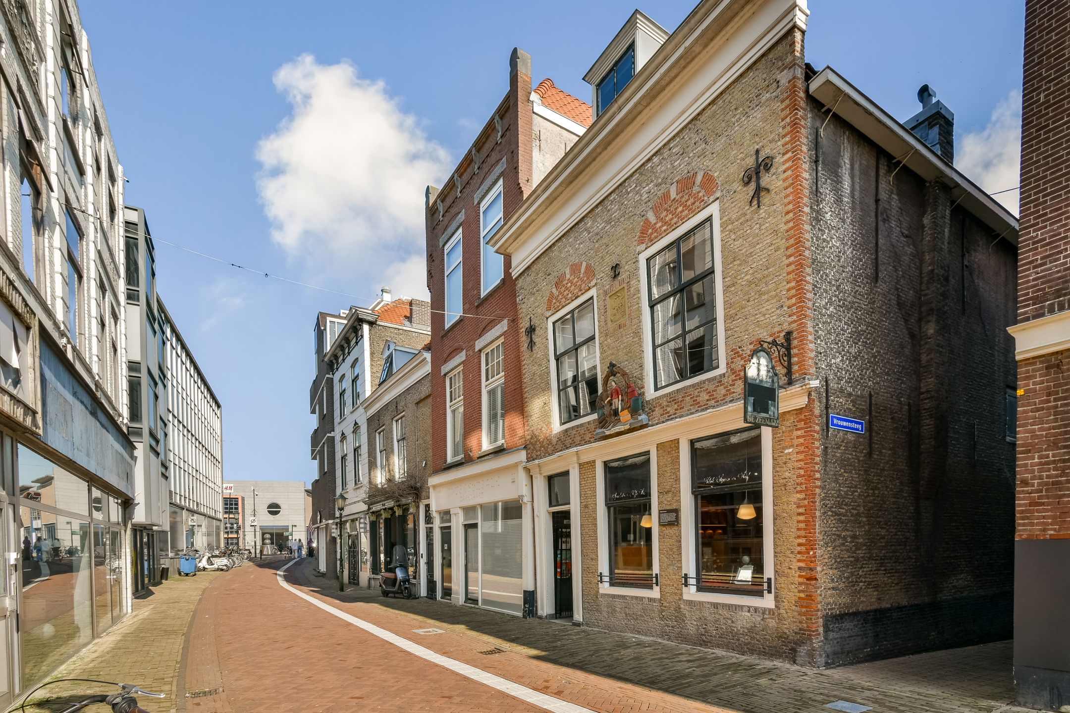 Photo 39 of Hoogstraat 205-A