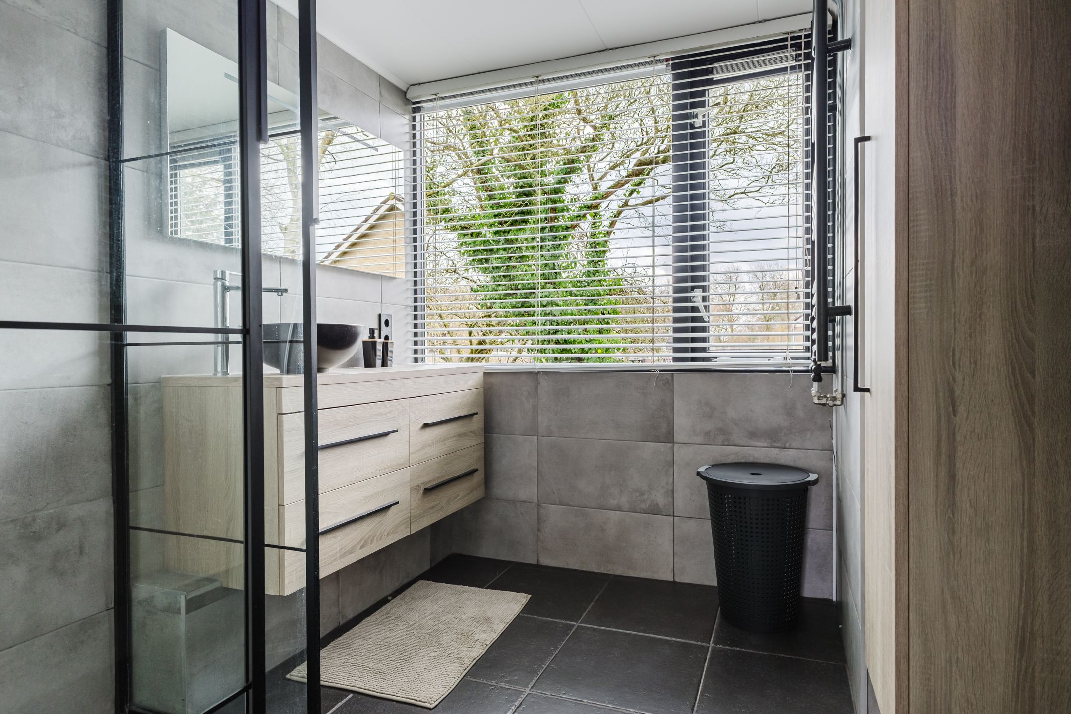 Photo 24 of Hunze 47