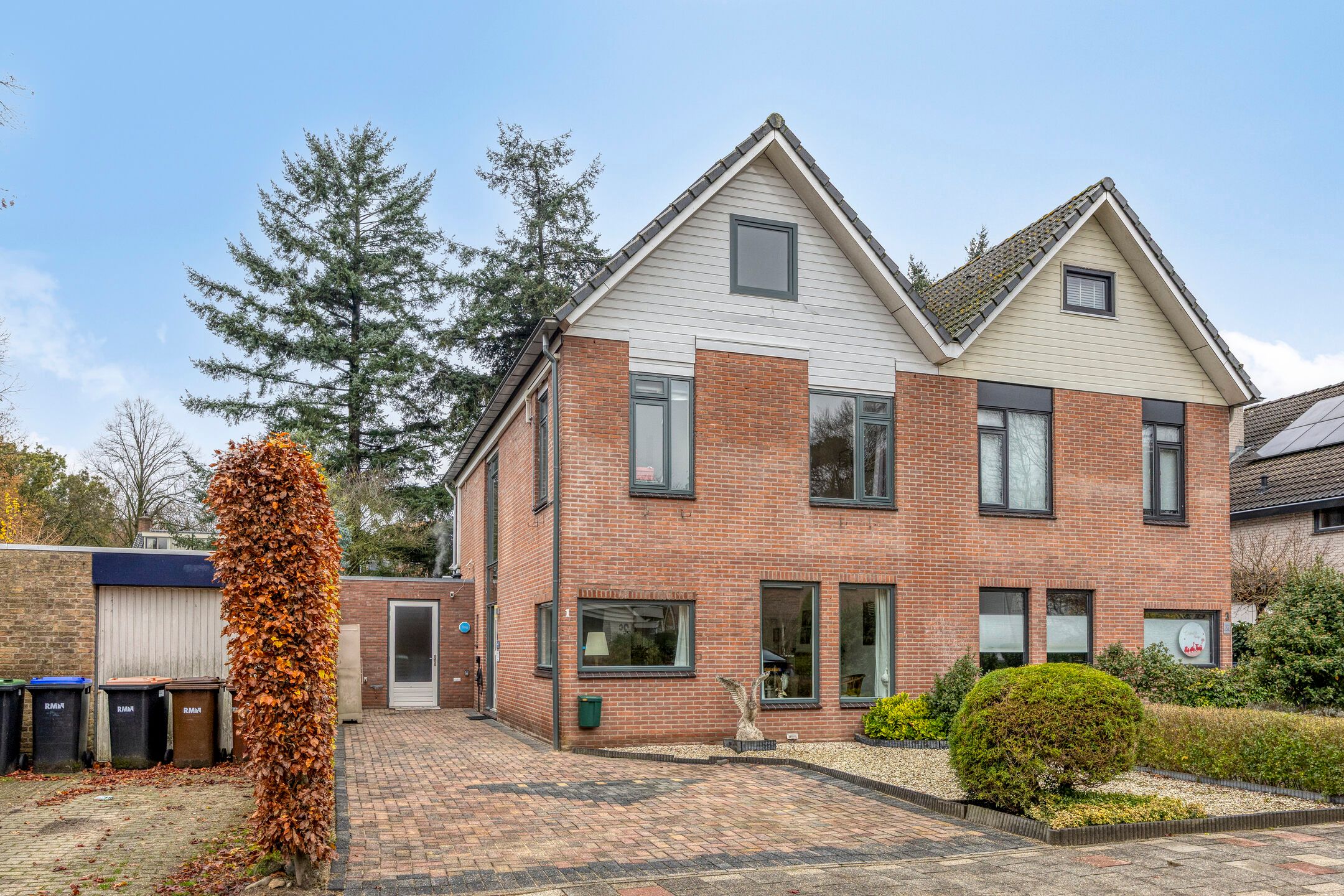 Buying a house in The Netherlands., 't Zwarte Wegje 1