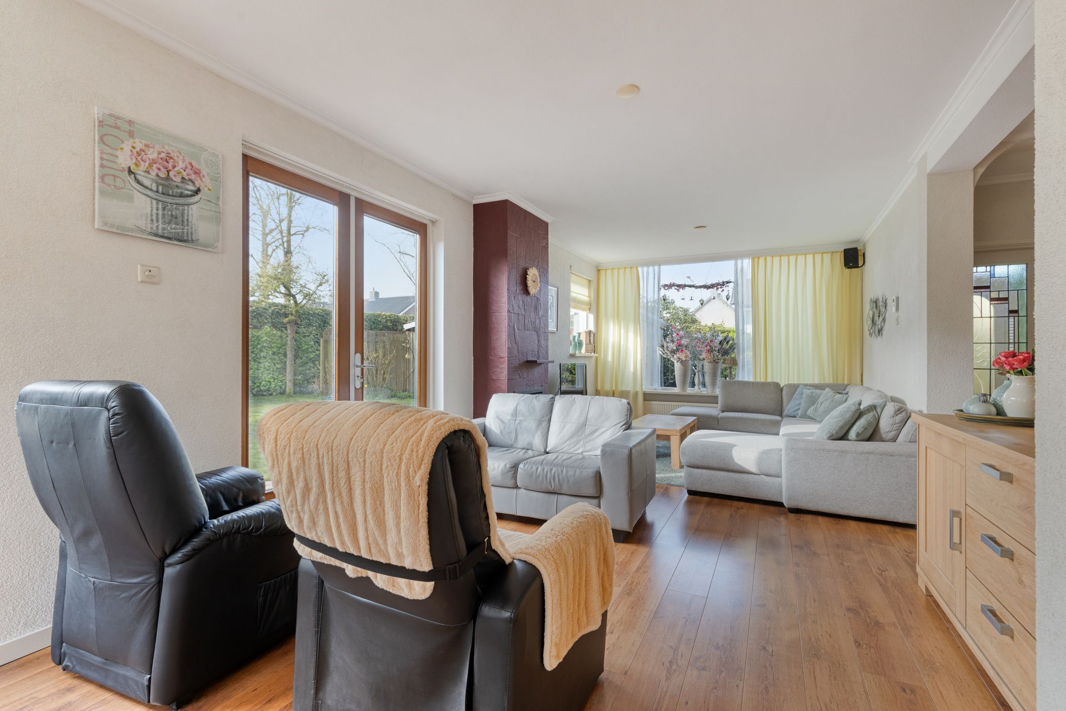 Photo 3 of Burgemeester Elkhuizenlaan 12