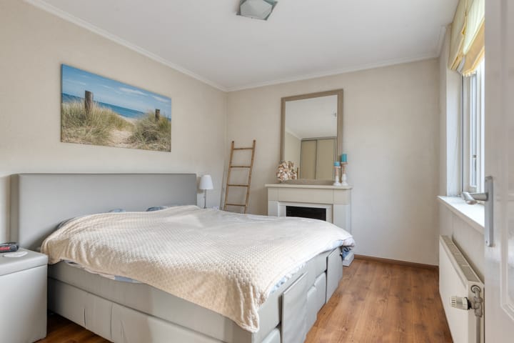 Photo 5 of Burgemeester Elkhuizenlaan 12