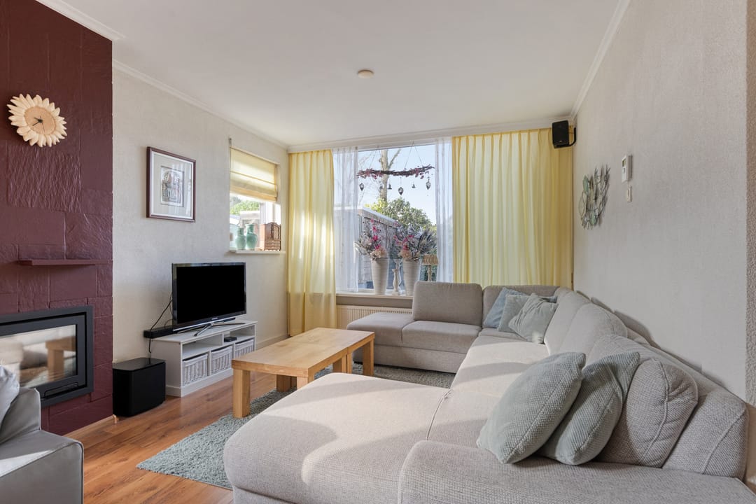 Photo 8 of Burgemeester Elkhuizenlaan 12