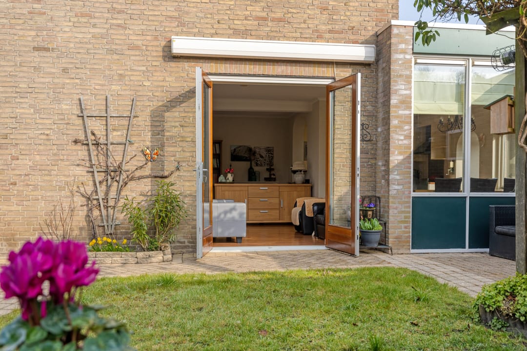 Photo 43 of Burgemeester Elkhuizenlaan 12