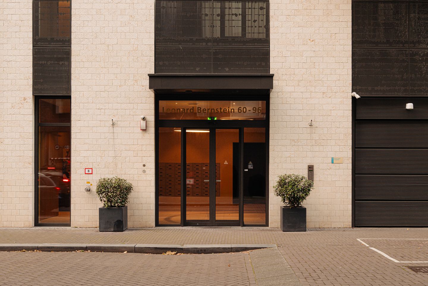 Photo 5 of Leonard Bernsteinstraat 62-A