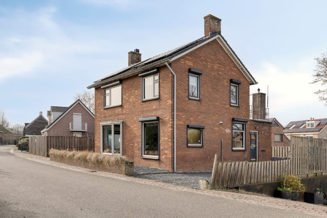 Photo 2 of Maasdijk 11