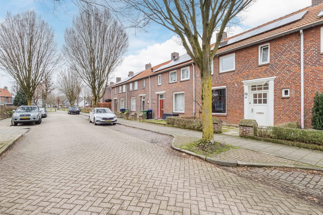 Photo 46 of Jan Petersstraat 23