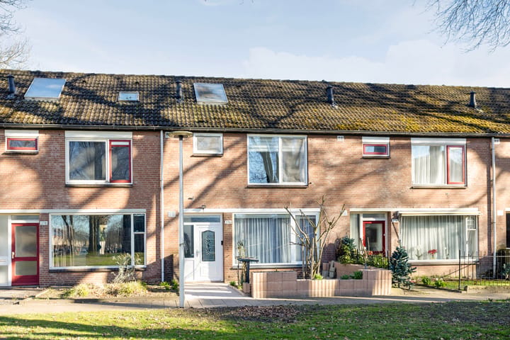 Tussenwoning te koop: Brederostraat 276, Hengelo