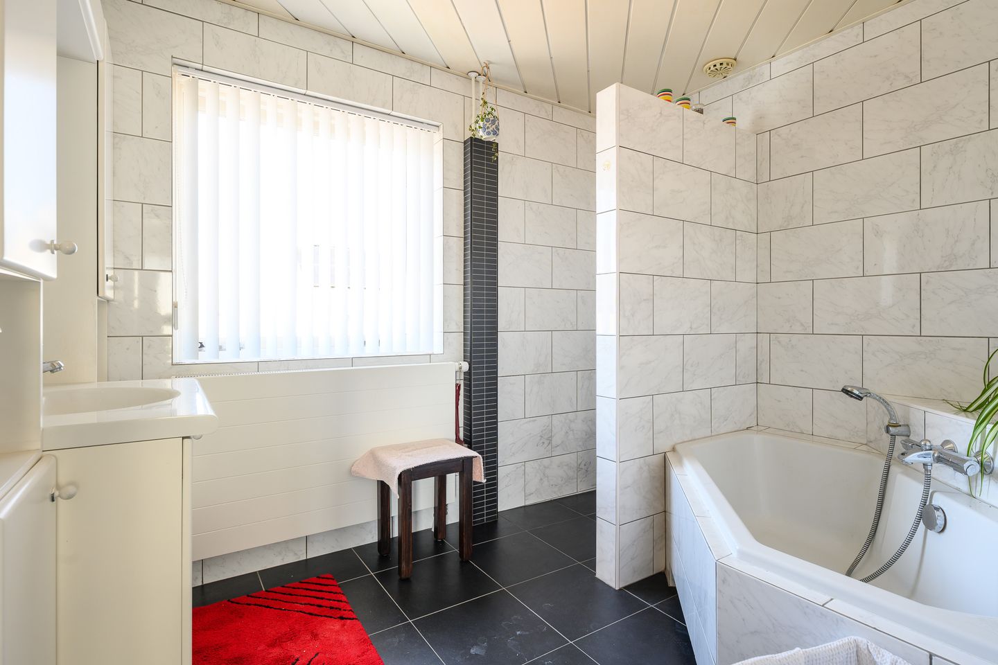 Spacious detached bungalow with large garden near Diessen — 25