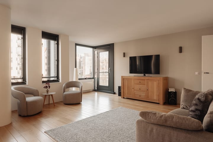 Photo 3 of Valkenburgerstraat 32-A