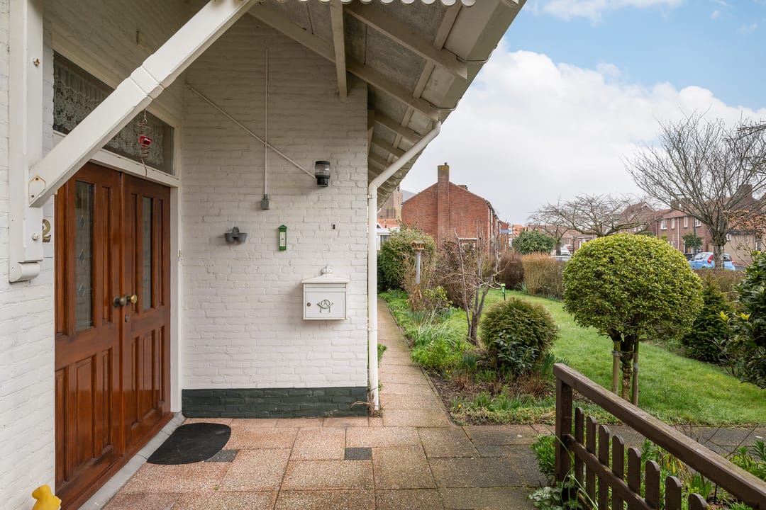 Photo 11 of Bernhardstraat 2