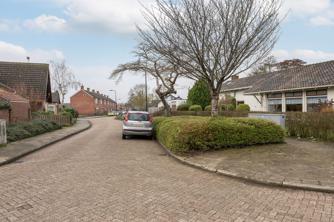 Photo 38 of Bernhardstraat 2