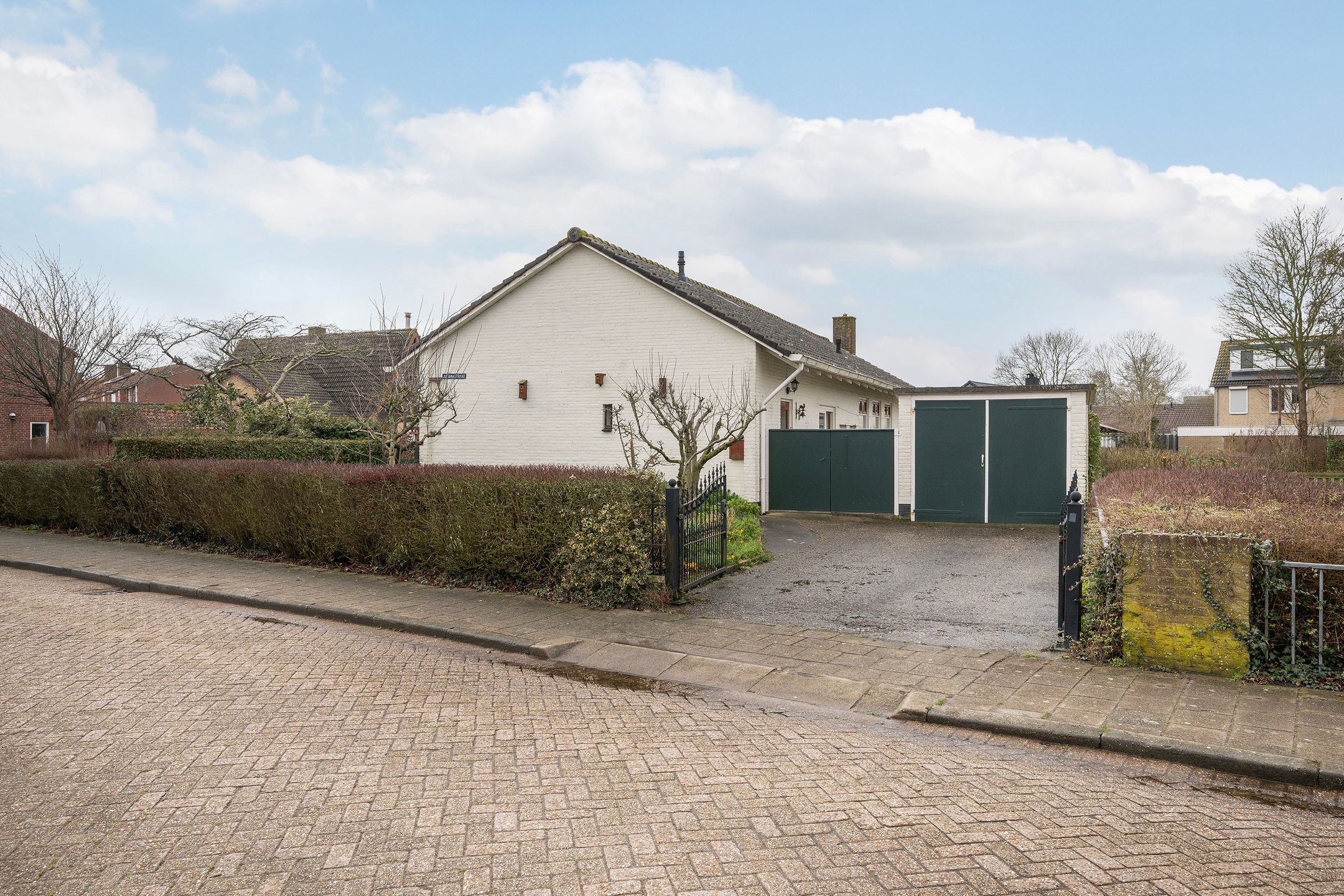 Photo 36 of Bernhardstraat 2
