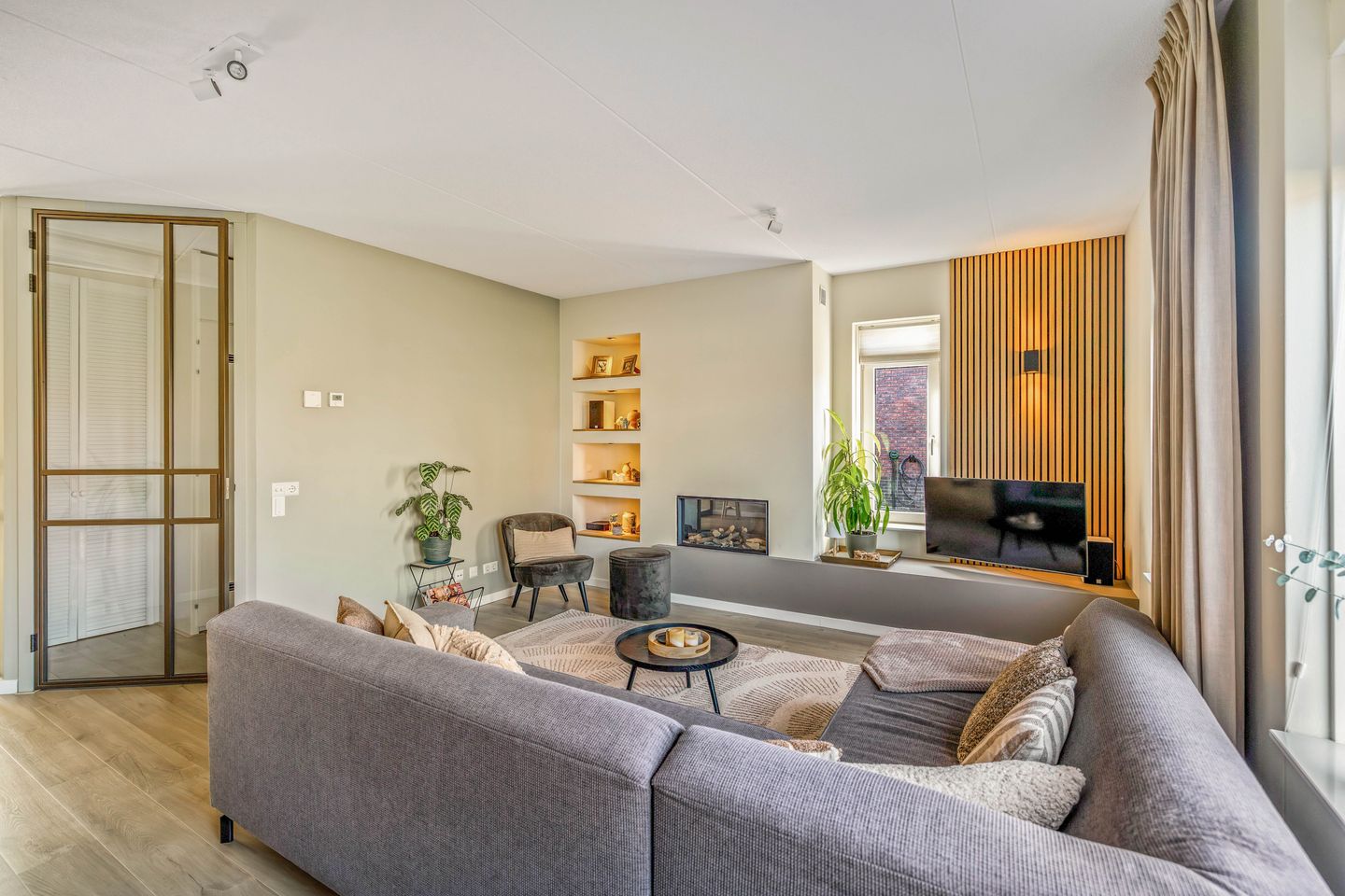 Photo 10 of Eertouw 21