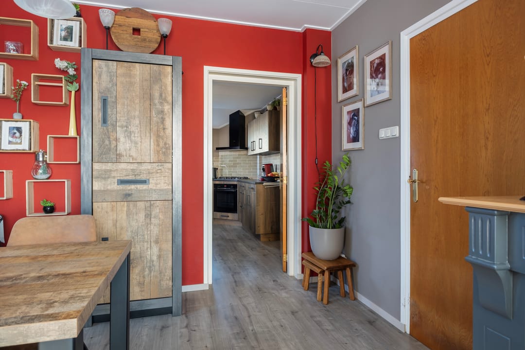 Charming Dike House with Panoramic Friesian Landscape Views — 16