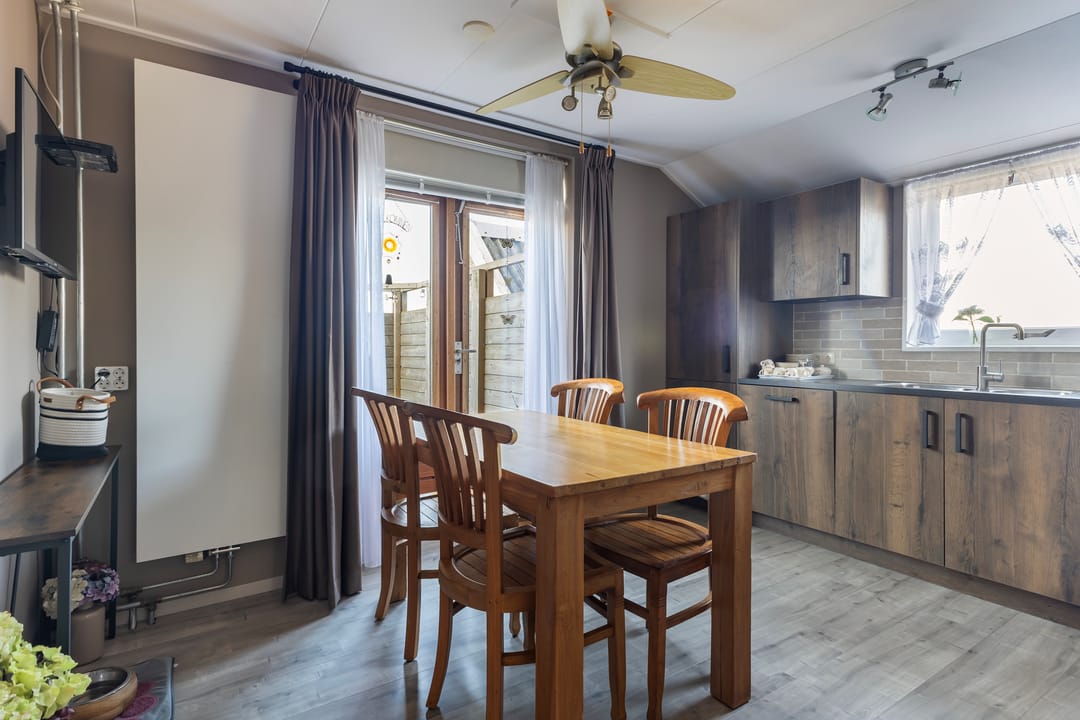 Charming Dike House with Panoramic Friesian Landscape Views — 22