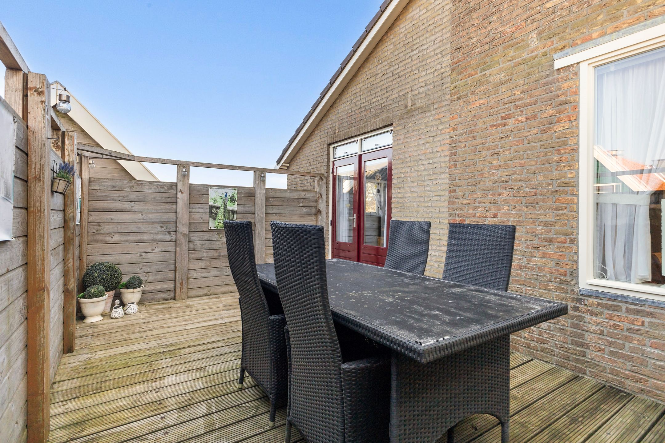 Charming Dike House with Panoramic Friesian Landscape Views — 26