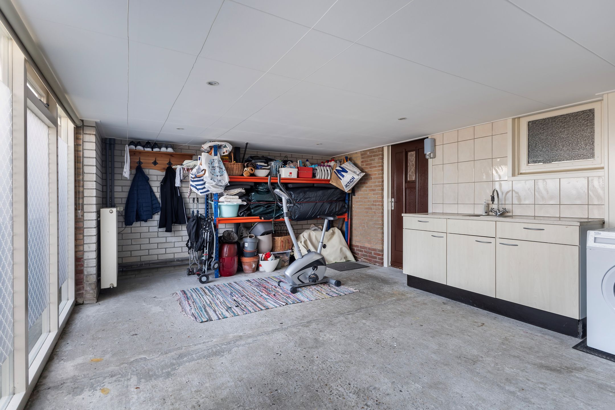 Charming Dike House with Panoramic Friesian Landscape Views — 35