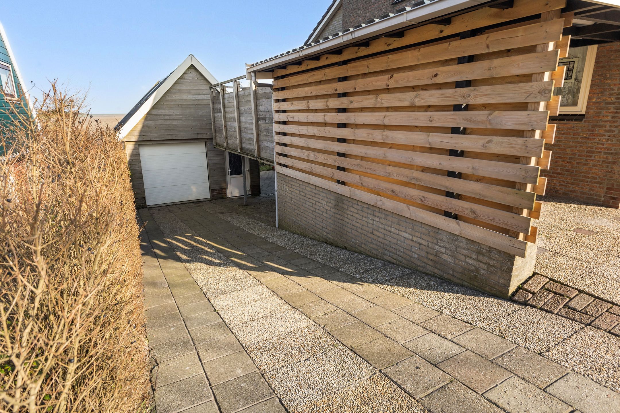 Charming Dike House with Panoramic Friesian Landscape Views — 50