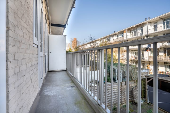 Photo 3 of Orteliusstraat 108-1