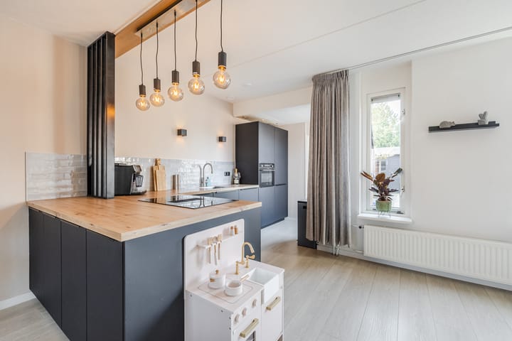 Photo 2 of Mantinghstraat 90