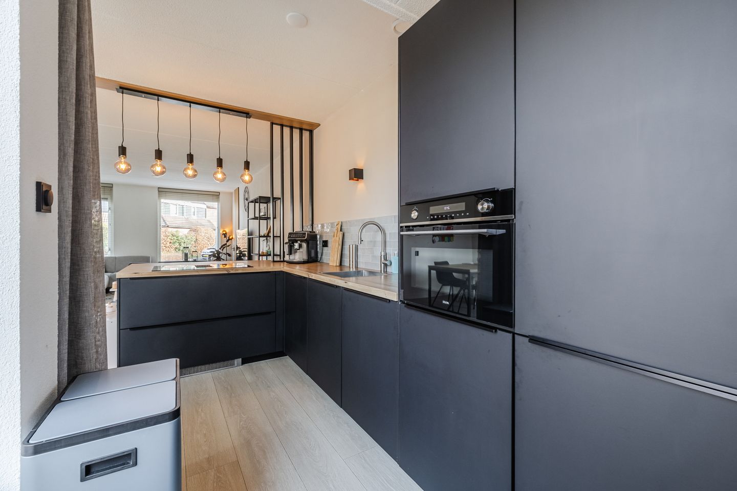 Photo 20 of Mantinghstraat 90