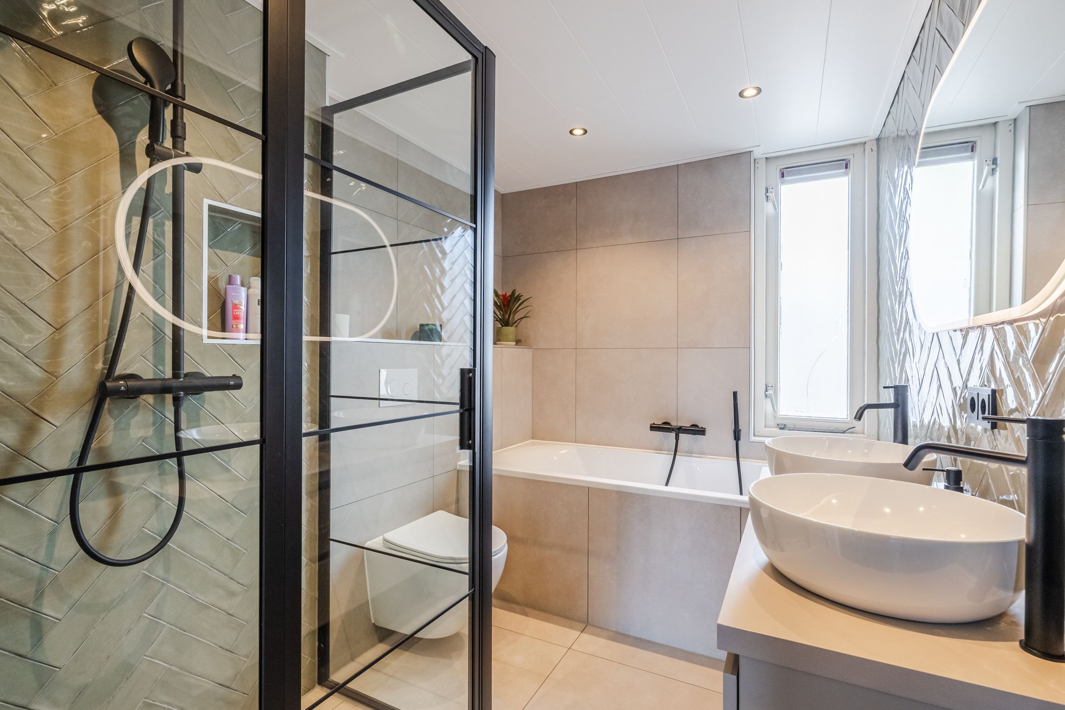 Photo 42 of Mantinghstraat 90