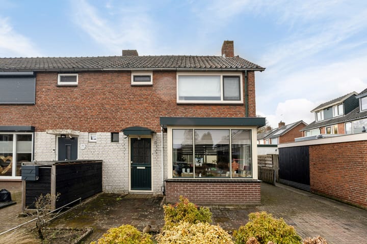 Foto 3 van J.D. van der Waalsstraat 35