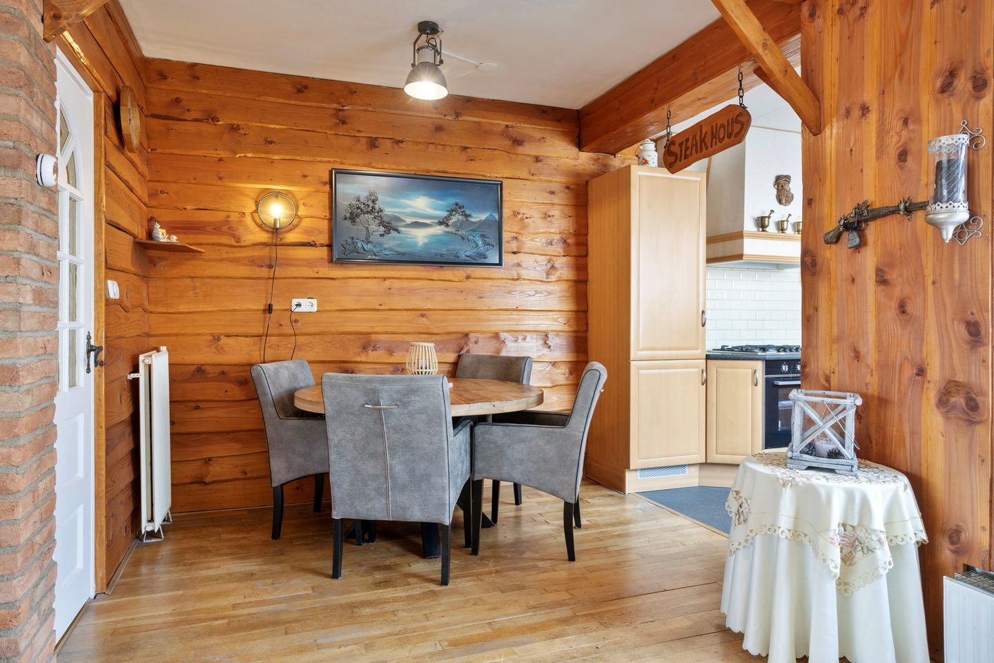 Photo 10 of J.D. van der Waalsstraat 35