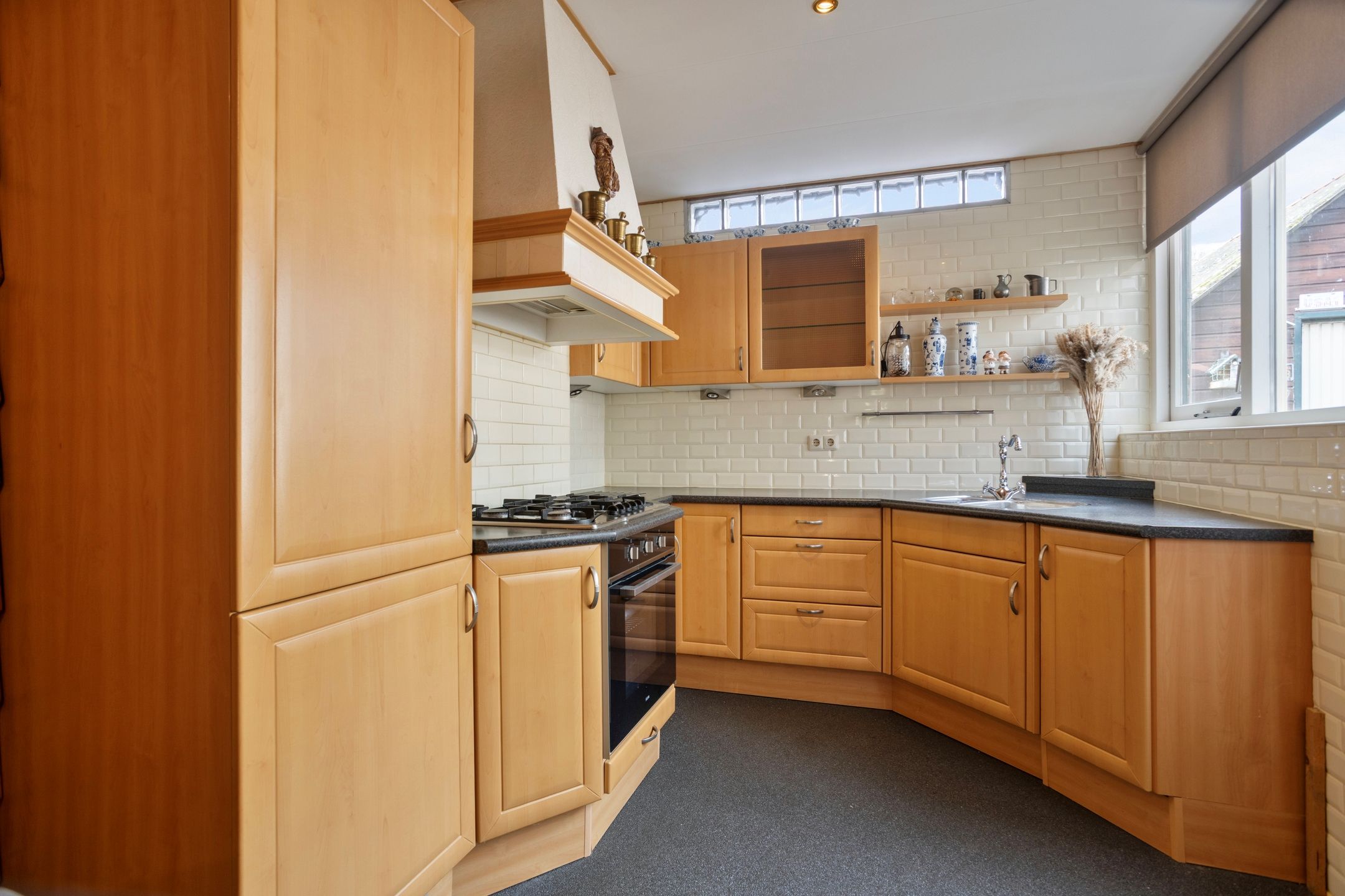 Photo 12 of J.D. van der Waalsstraat 35