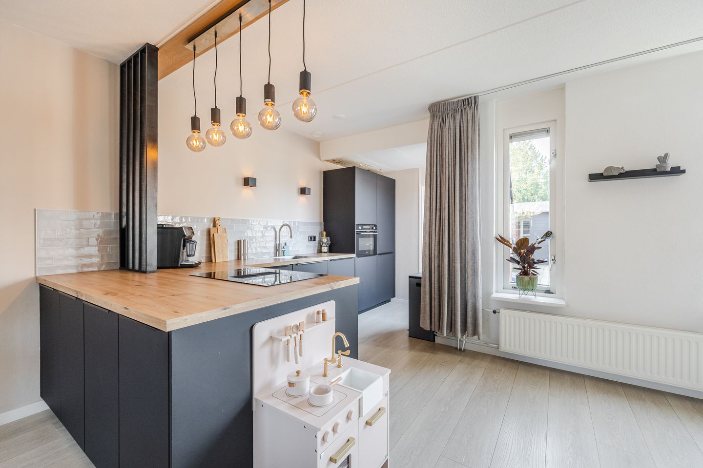 Photo 19 of Mantinghstraat 90