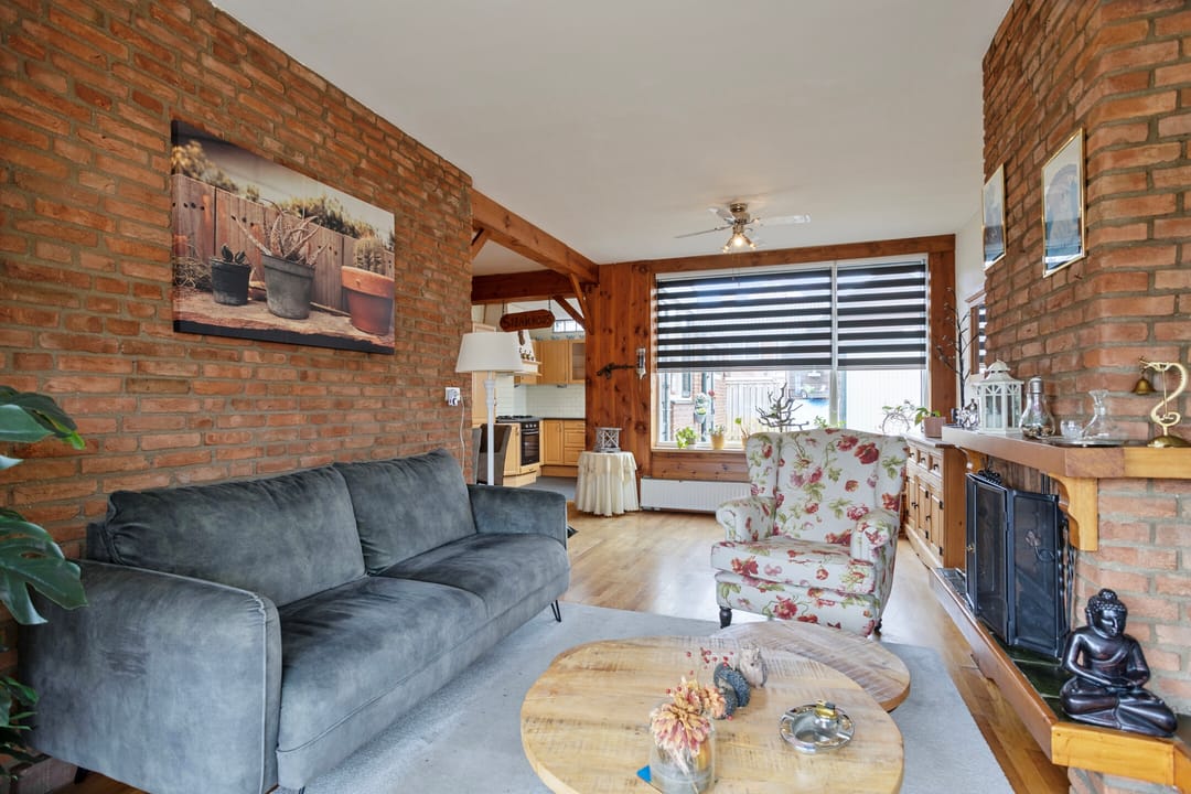 Photo 16 of J.D. van der Waalsstraat 35