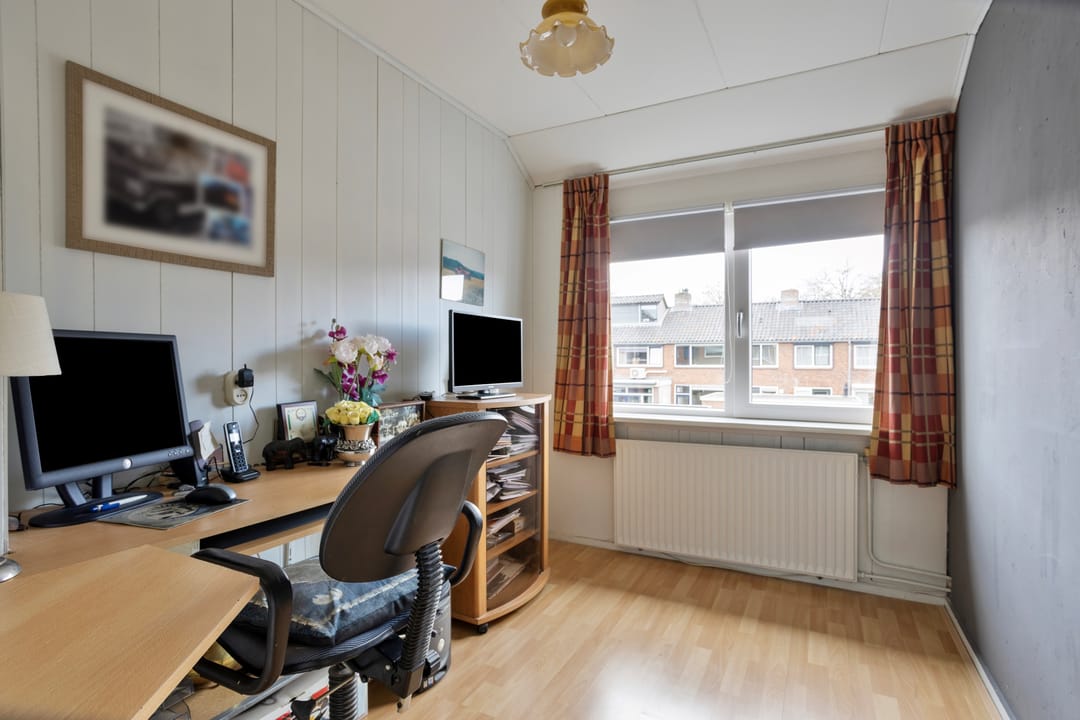 Photo 22 of J.D. van der Waalsstraat 35