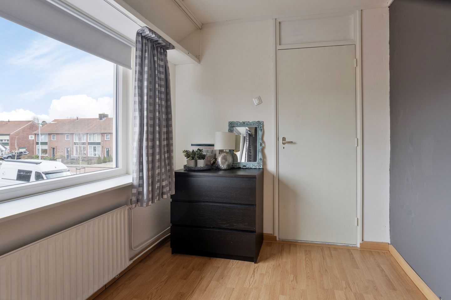 Photo 25 of J.D. van der Waalsstraat 35