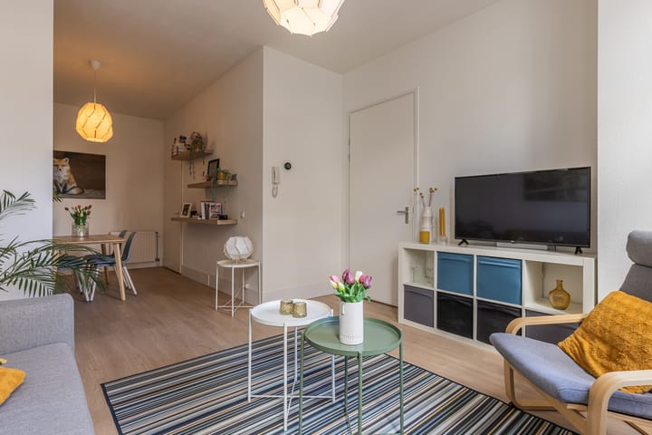 Photo 2 of Bloemstraat 72