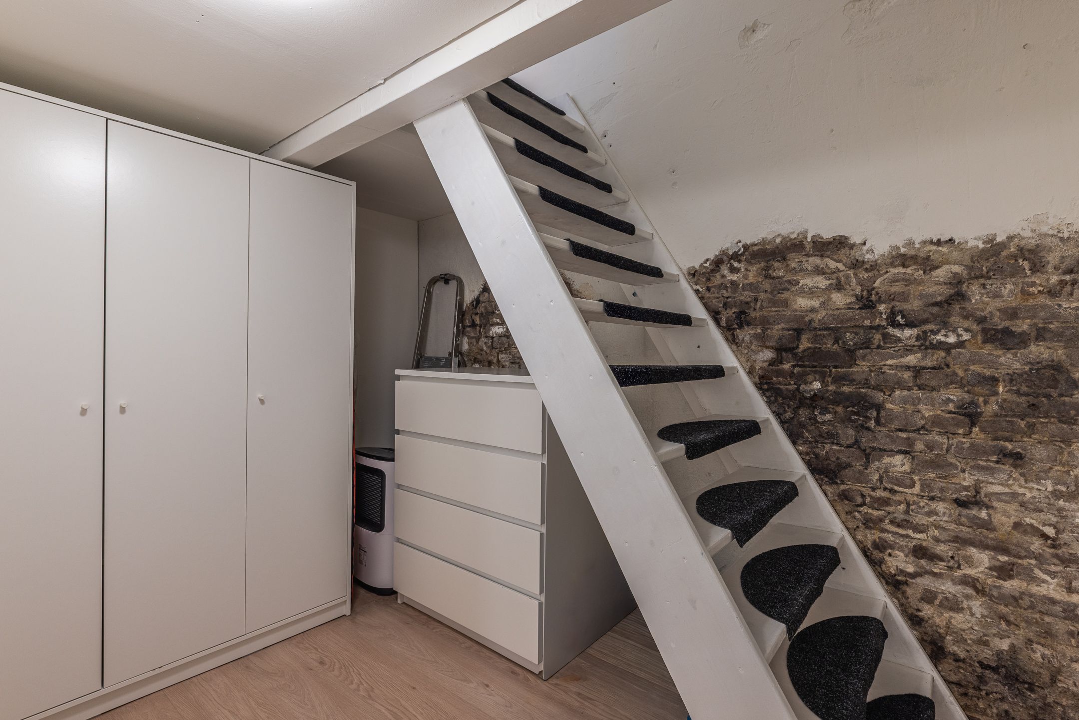 Photo 24 of Bloemstraat 72