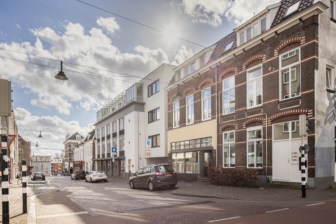 Photo 28 of Bloemstraat 72