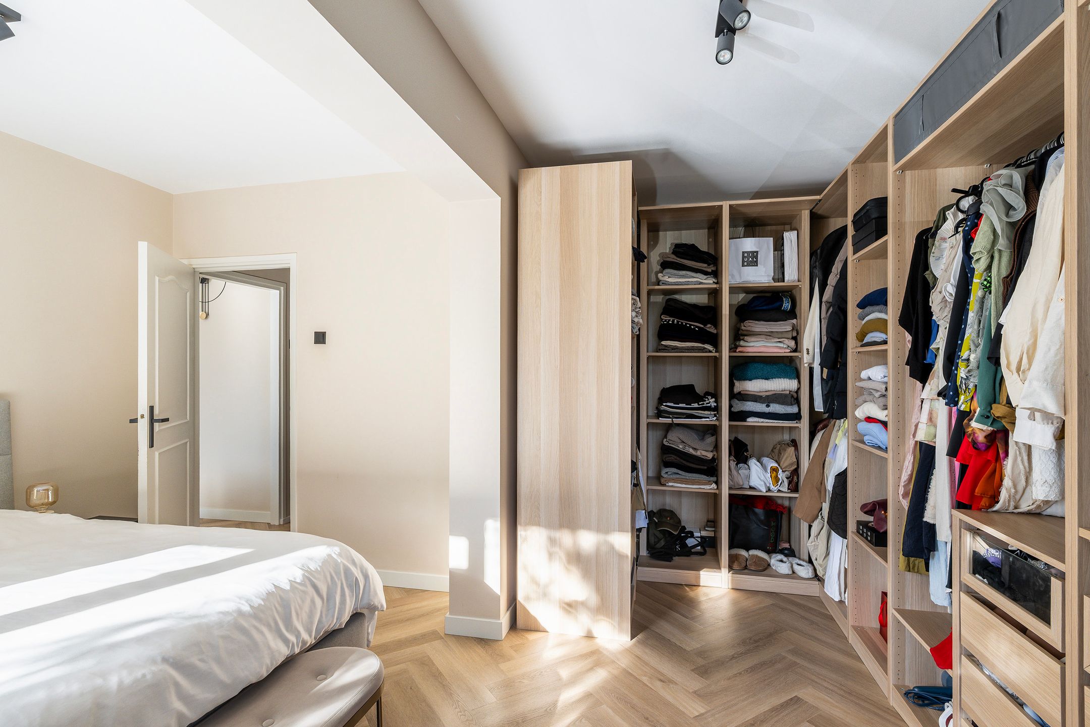 Foto 30 van Dickensstraat 25