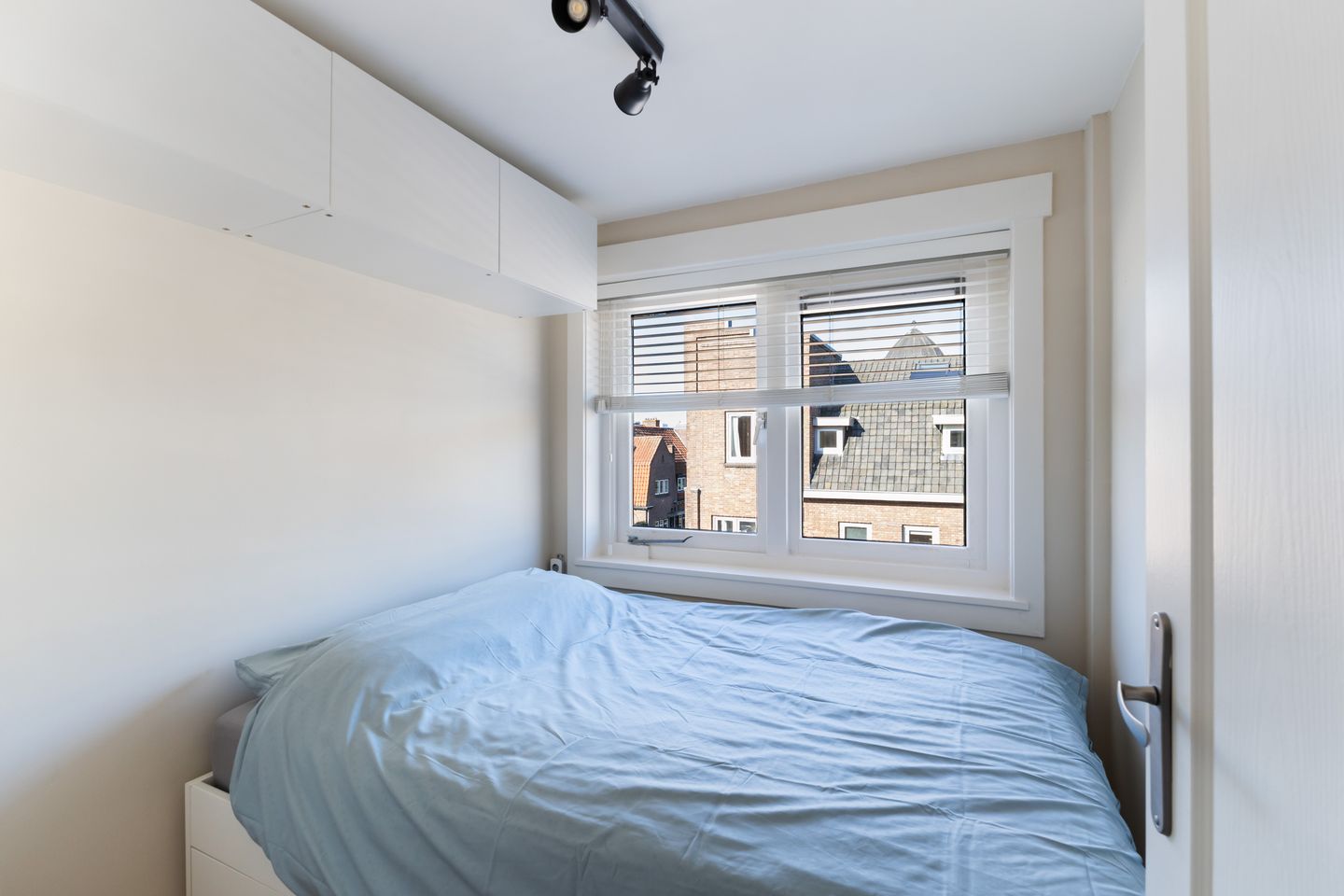 Photo 10 of Jan van Scorelstraat 140-B