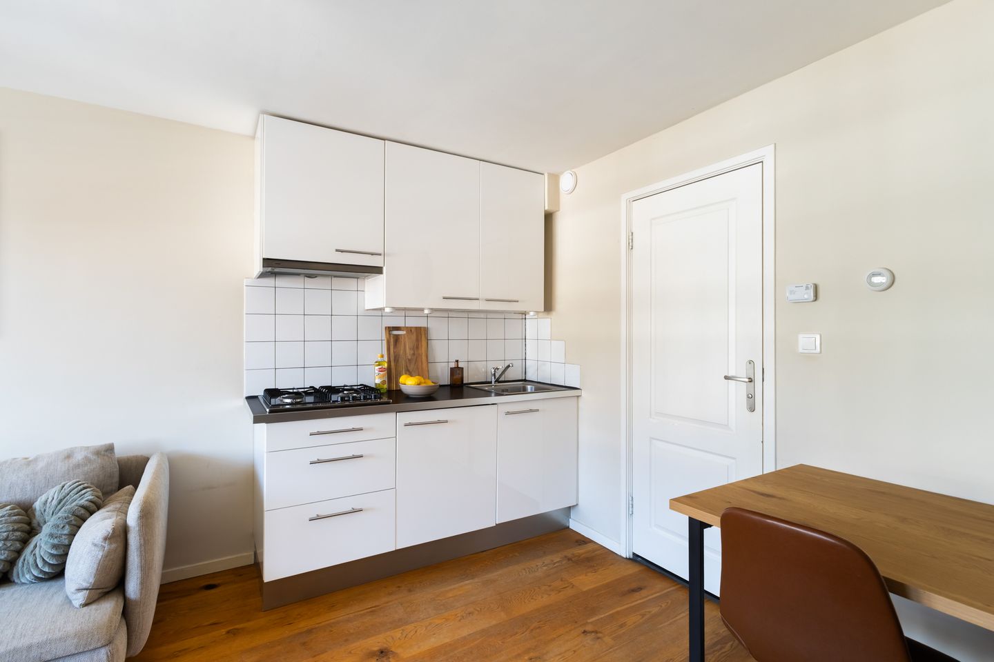 Photo 14 of Jan van Scorelstraat 140-B