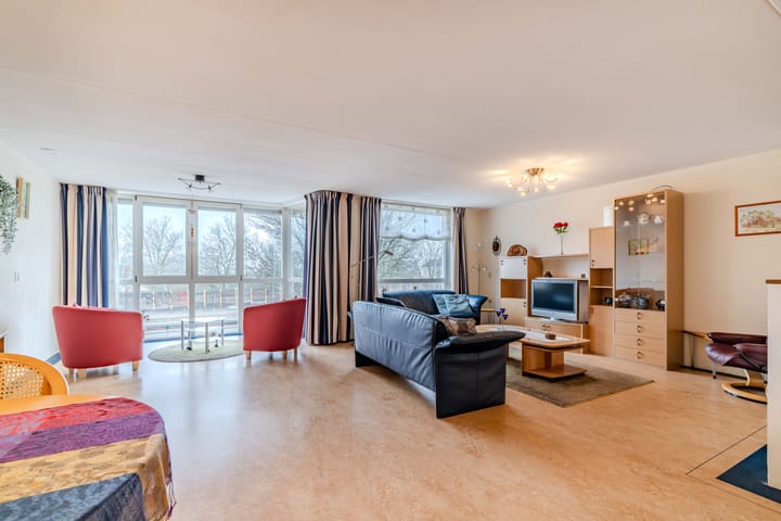 Photo 2 of Letland 50