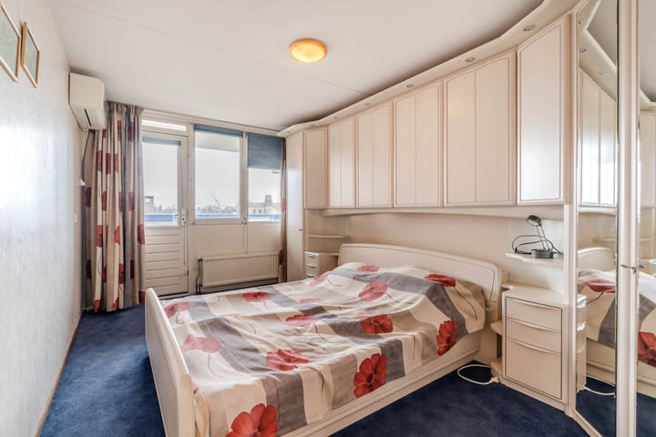 Photo 3 of Letland 50