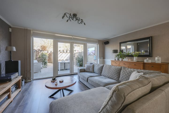 Photo 3 of Erik Satiestraat 17