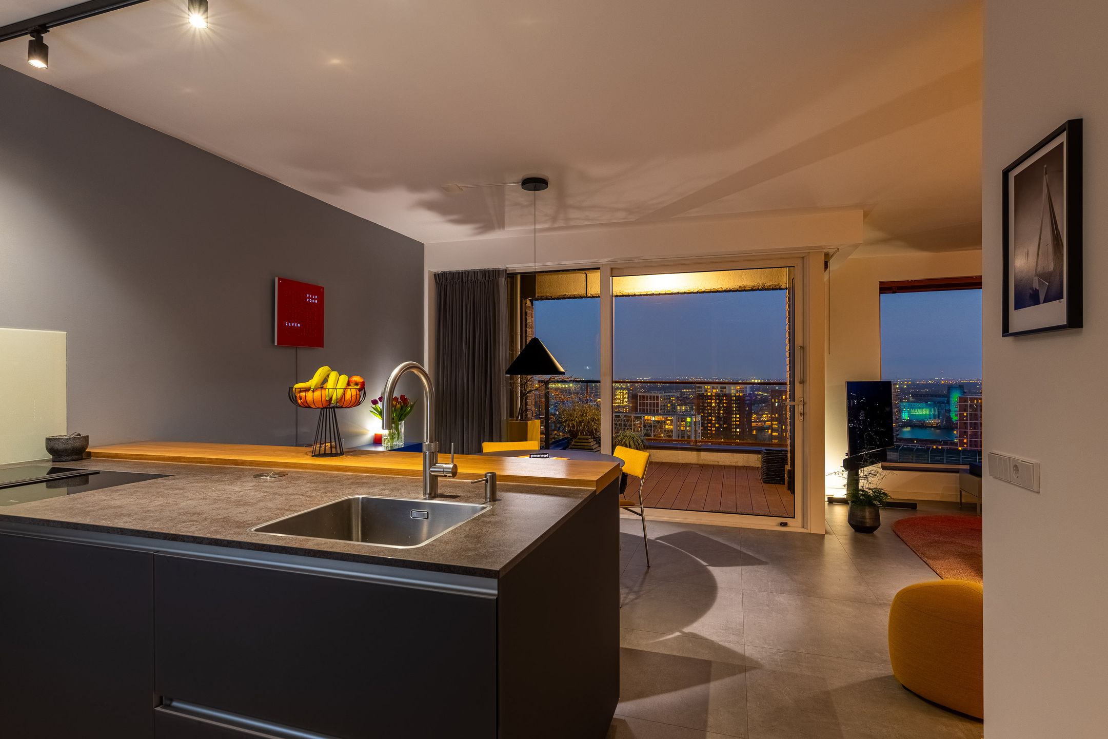 Foto 6 van De Monchyplein 105